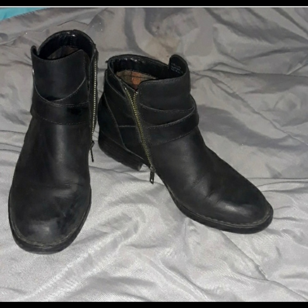 Born boots ankle booties sz 7